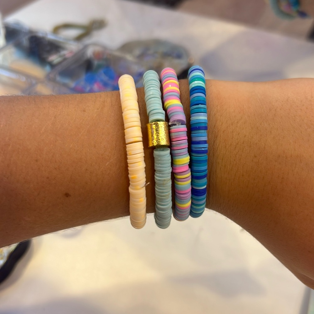 CLAY BEAD BRACLETS 4 PACK